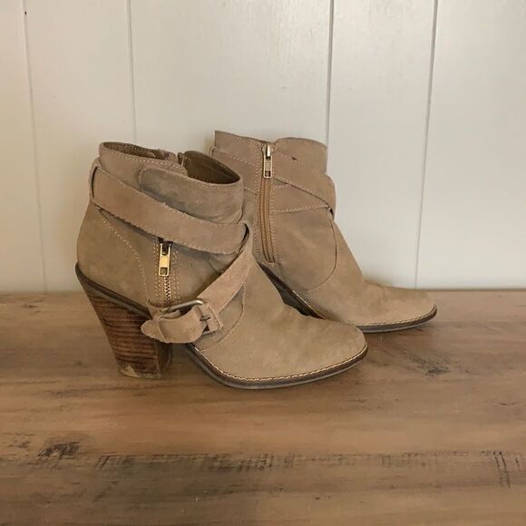 Dolce Vita Taupe Suede Booties Size 7 - Picture 1 of 4